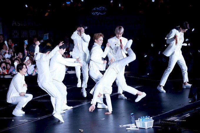 dyosakyungs's tweet photo. @_PowerOfEXOLs @weareoneEXO #WeLoveEXOBecause they are the light in my lonely and darkness days.They make me so happy to the point that I love them more than myself. I'd never regret that I entered  this youth called EXO #EXOLove #EXO @weareoneEXO https://t.co/zELQgwgJZj