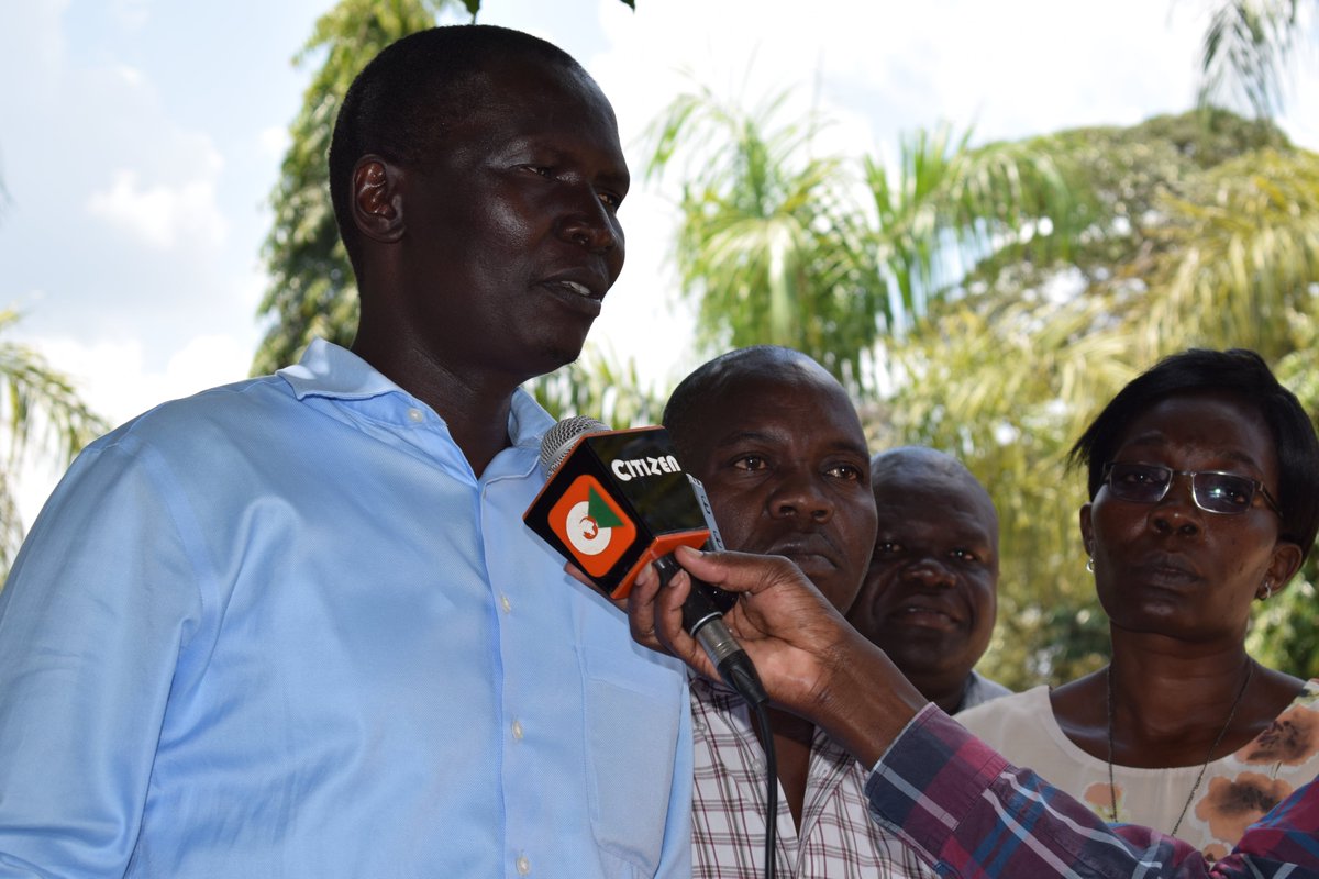 CropLifeKenya's tweet photo. #fightingcounterfeit
Siaya County Agrodealers Association Secretary -  Julius Okoth is interviewed by @citizentvkenya during the agrodealer sensitization programme organised by @CropLifeKenya. @CropLifeKenya aims to increase #selfregulation within the Agrochem Industry. @benngigi https://t.co/1XMLWjv6yU