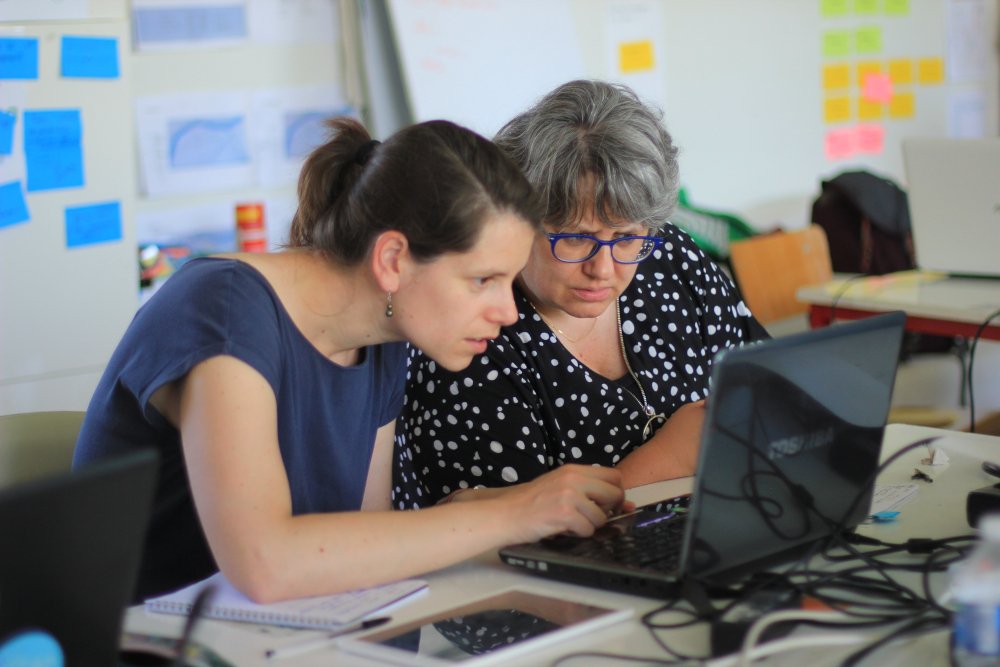assoPiNG's tweet image. [DESSINE MOI UN ALGORITHME]

Aujourd'hui @julbel et @losylam animaient une journée autour du #codecreatif et des #algorithmes pour des animateurs·rices des bibliothèques de @nantesfr.

#nantes #formation #code