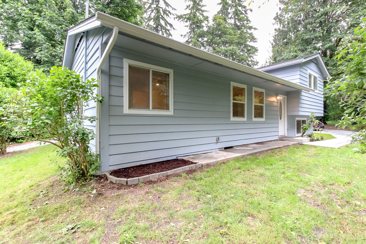JacobWeaver_1's tweet photo. Move-in-ready home in #snohomish, just waiting for a #newbuyer! 
3 Bds, 2.75 Bths
1754 Sqft #Home
Offered: $429,950
Listed by The Weaver Byrne Group of eXp Realty Seattle

@yourdailyagent #newlisting #snohomishhome #seattlerealestate #buyahome #realestatebroker #updatedhome https://t.co/HBP2FvU12o