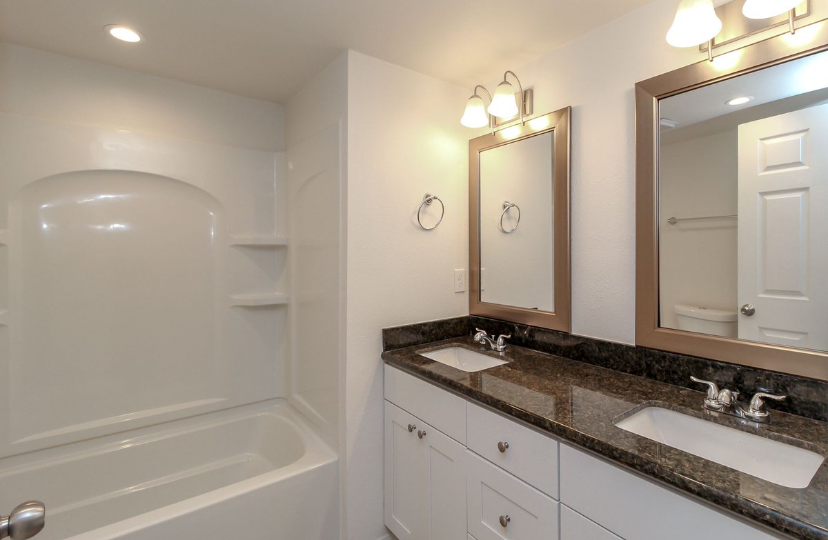 JacobWeaver_1's tweet photo. Move-in-ready home in #snohomish, just waiting for a #newbuyer! 
3 Bds, 2.75 Bths
1754 Sqft #Home
Offered: $429,950
Listed by The Weaver Byrne Group of eXp Realty Seattle

@yourdailyagent #newlisting #snohomishhome #seattlerealestate #buyahome #realestatebroker #updatedhome https://t.co/HBP2FvU12o