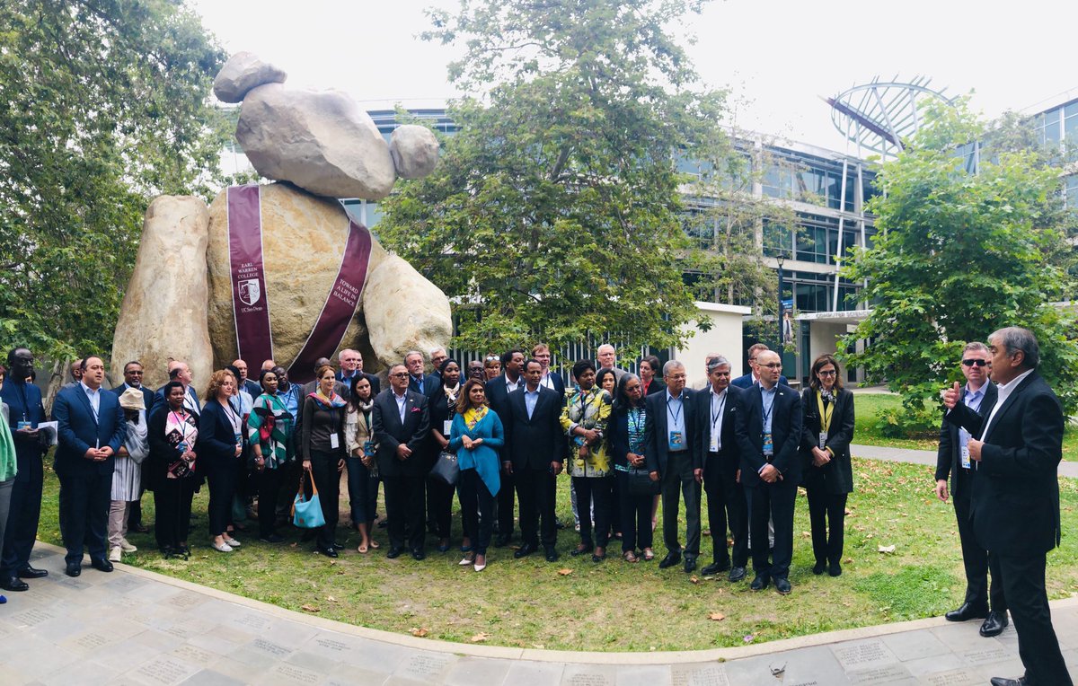 .<a href="/UCSanDiego/">UC San Diego</a> chancellor <a href="/pkkhosla/">Pradeep Khosla</a> received Ambassadors from over 35 countries to #SanDiego’s most innovative campus. One of top 15 research Universities in the world, &amp; catalyst for biotech engineering, life sciences &amp; international sectors <a href="/Uni_Rwanda/">University of Rwanda</a> <a href="/RwandaMFA/">Ministry of Foreign Affairs & Int'l Cooperation</a>