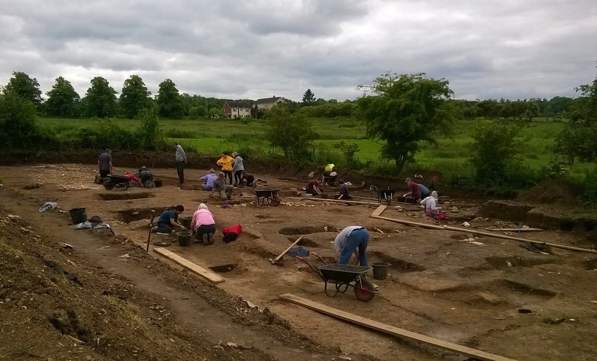 ChesterFarmNcc's tweet photo. Yesterday and day 1 of week 3, the weather was kind to us. A huge amount of progress was made, thanks to #volunteers and students from @ArchAncHistLeic We are excavating part of a #Roman cemetery, as well as lots of pits and ditches. #archaeology https://t.co/a4uKI0U9wF