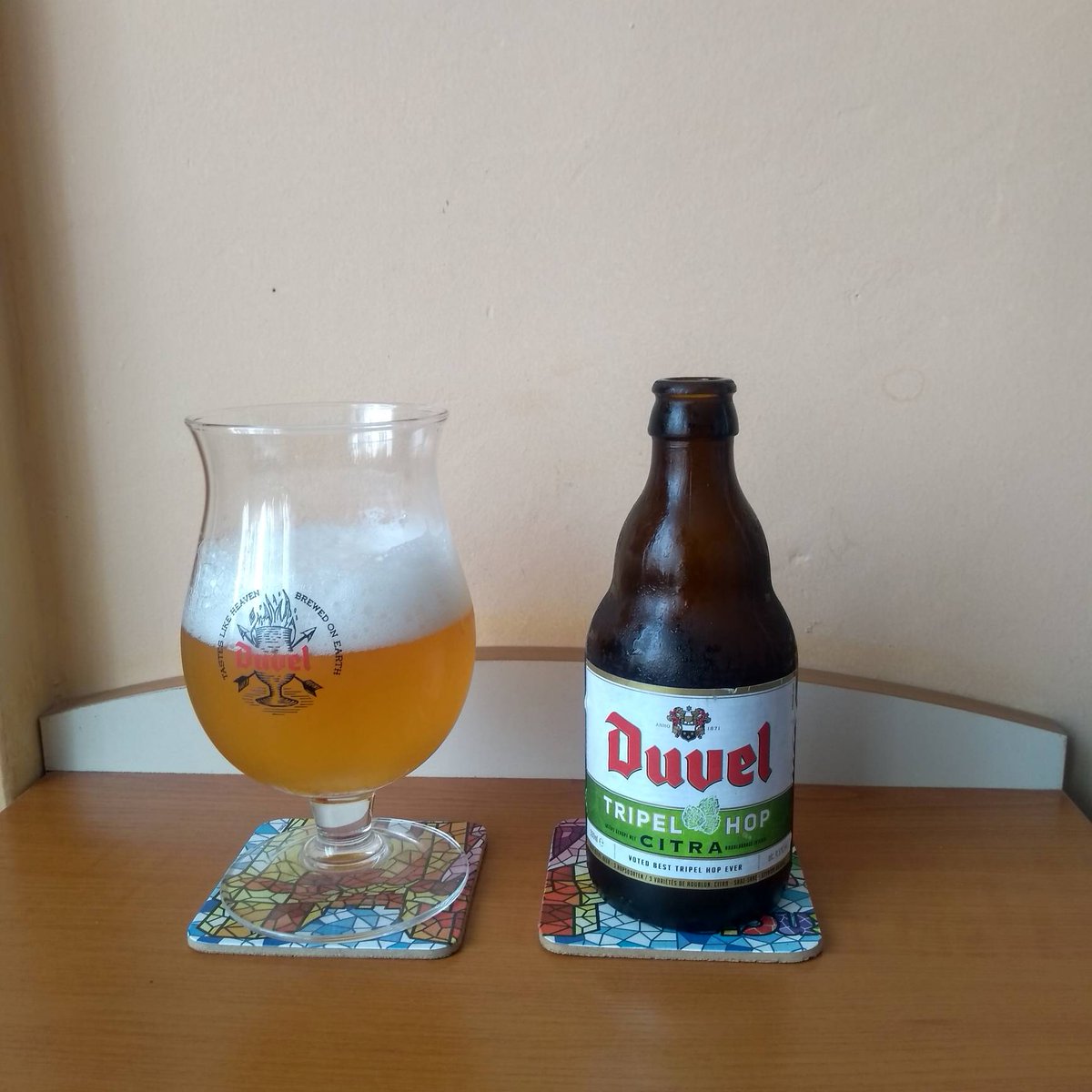 birenoshkembe's tweet photo. Не мога да твърдя дали наистина е "best tripel hop ever", но със сигурност е сред най-добрите. Уникален аромат и вкус, висок обем на алкохола, как да не я харесаш. #duvel #triplehop #citra #beer #belgiumbeer #belgium #cerveza #birra #bier #cheers #наздраве #birenoshkembe https://t.co/M5pePcSPkj