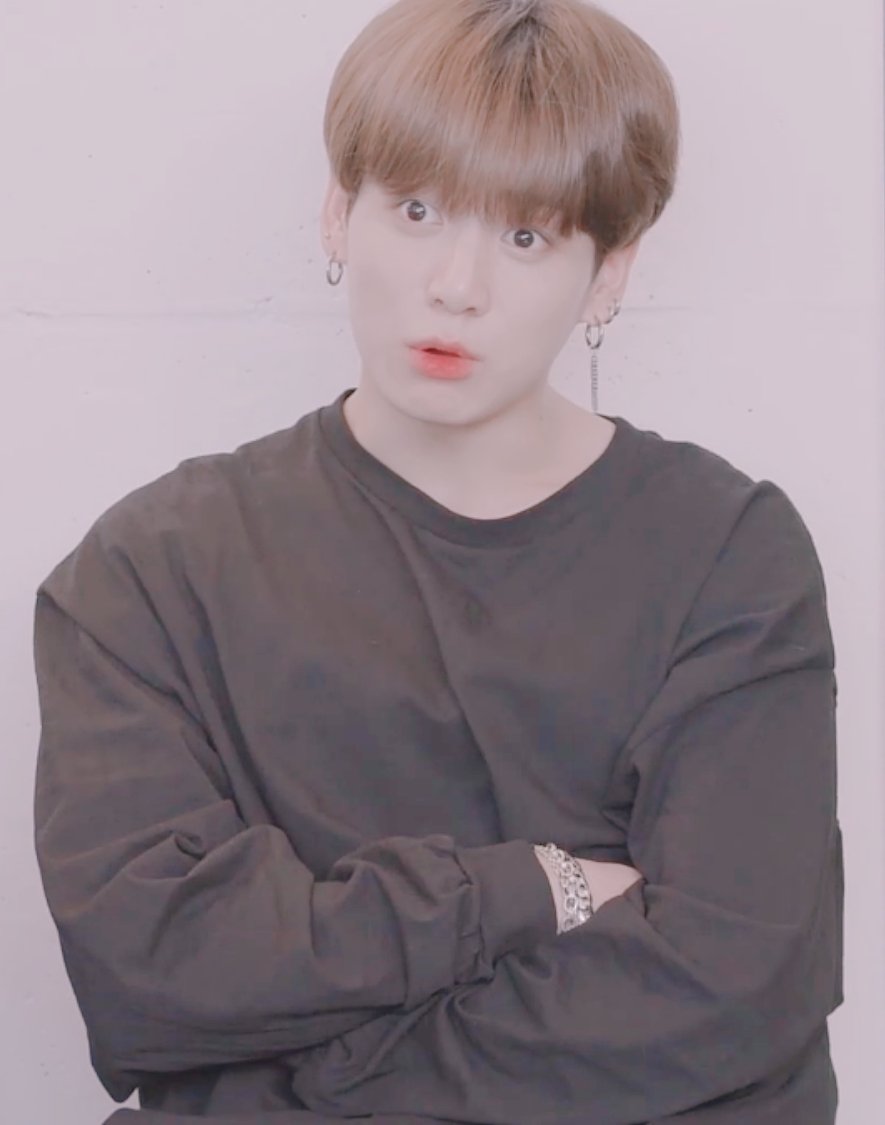 5nwRyDq3KVEdDMv's tweet image. #달방하숙 정국오빠는 오늘도 열심히 진오빠 당근을 나릅니다 .(영차 영차)#근육토끼