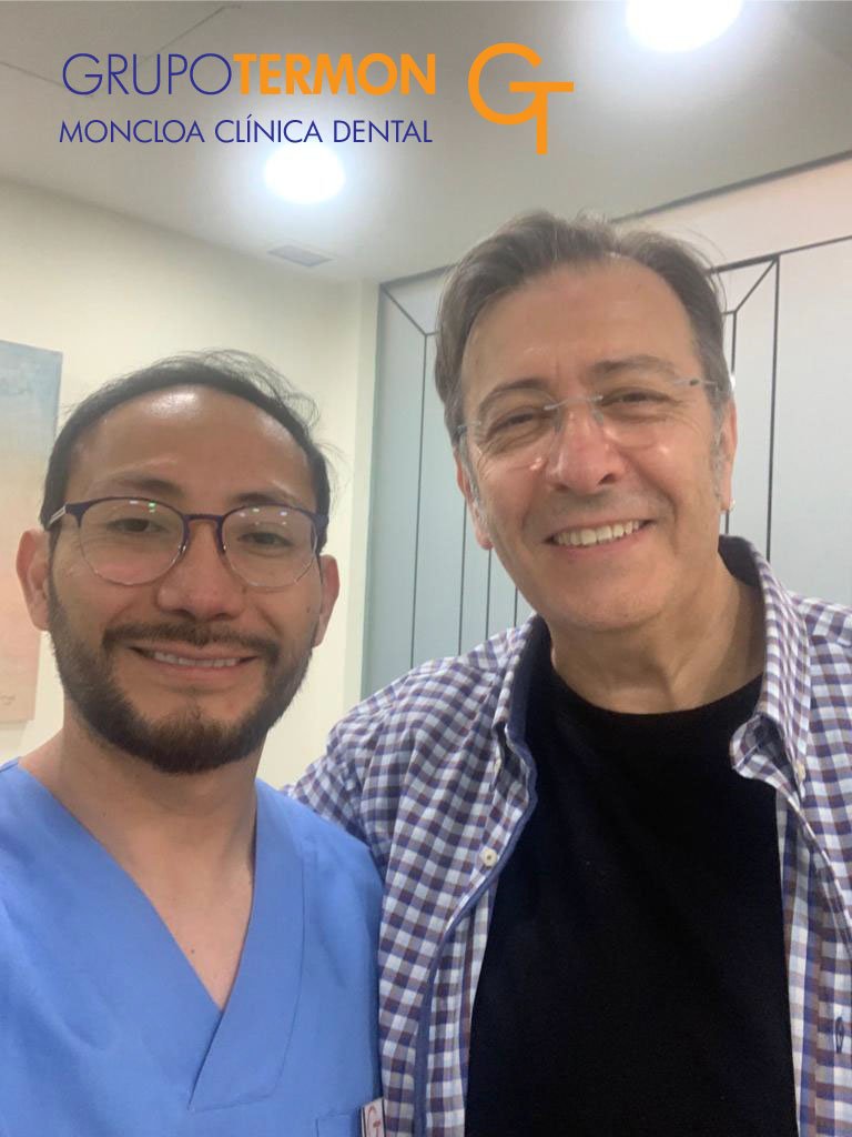 GrupoTermon's tweet photo. Hoy publicamos una foto del reconocido músico Luis Delgado Delgado con nuestro Director Odontólogo, el doctor Victor Raul Terceros Berrios… muy #sonrientes en la #ClinicaDental. ¡Ah! ¡Y os dejamos la reseña del magnífico #MuseoDeLaMusica de Luis!
https://t.co/i8oLgZ5baP https://t.co/4T17zSVAKE