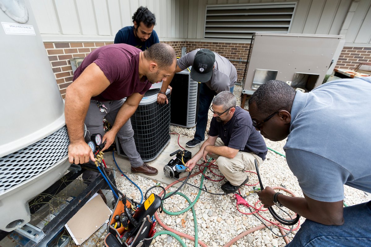 SeminoleState's tweet photo. Seminole State offers the Air Conditioning, Refrigeration and Heating Technology Certificate to prepare students for employment or to advance their employment as HVACR technicians and installers. Learn more: https://t.co/YClDwjl0WJ #SSC #GoStateGoFar #FLWorkForce https://t.co/CYeCIAHuNI