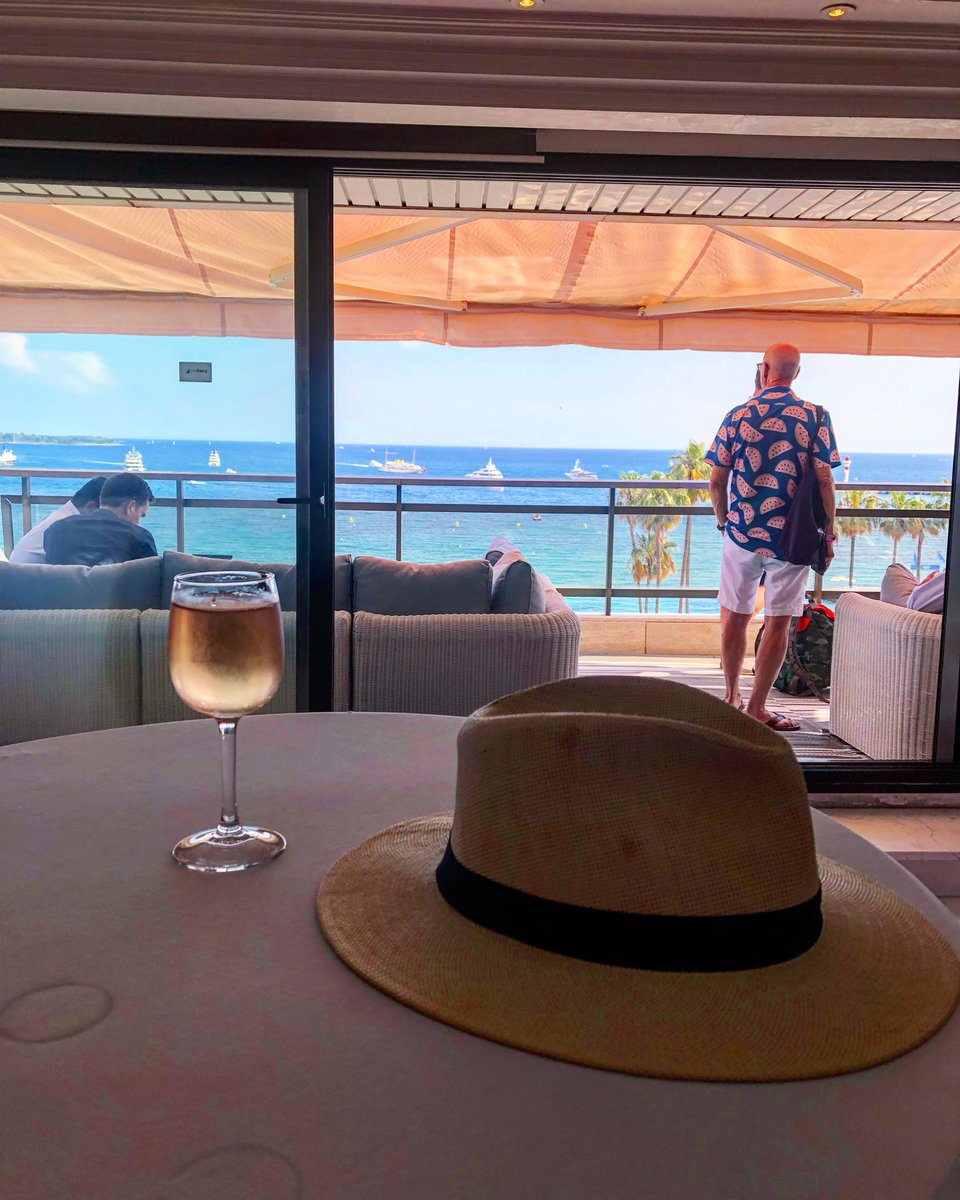 Gu881n5's tweet image. Fantastic to learn more about identity link today from the @LiveRamp camp. Epic view from their apartment! #Canneslion2019 #DeviceGraph #IDPortability