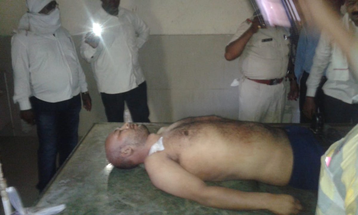 AvijitKr_Das's tweet photo. A doctor is manhandled there nation wide strike and protest. What about PSU bankers, we are also human beings serving for the nation way away from our home.    #RIPKaranSingh #JusticeforBankers
@PMOIndia @abpnewshindi @TOIIndiaNews @ndtv @ZeeNews @TimesNow @htTweets @republic https://t.co/YibZEkXx9M