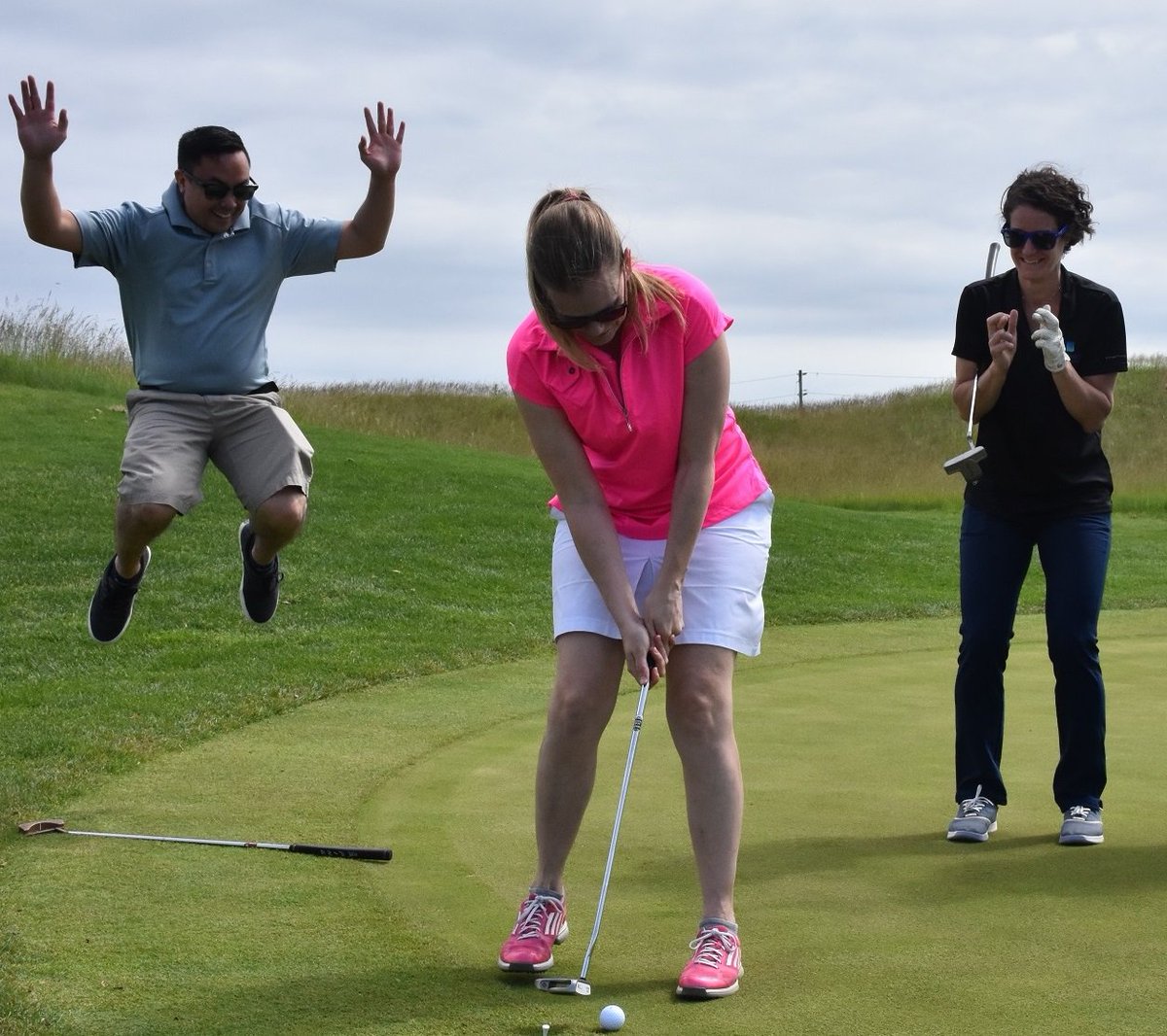 Big thanks <a href="/AndyKim_TD/">Andy Kim</a>  @SheridanEvents &amp; the other amazing sponsors &amp; golfers  who raised $$ for HLF &amp; Easter Seals <a href="/snapdOakville/">snapd Oakville</a>  tourny! #KidsWin