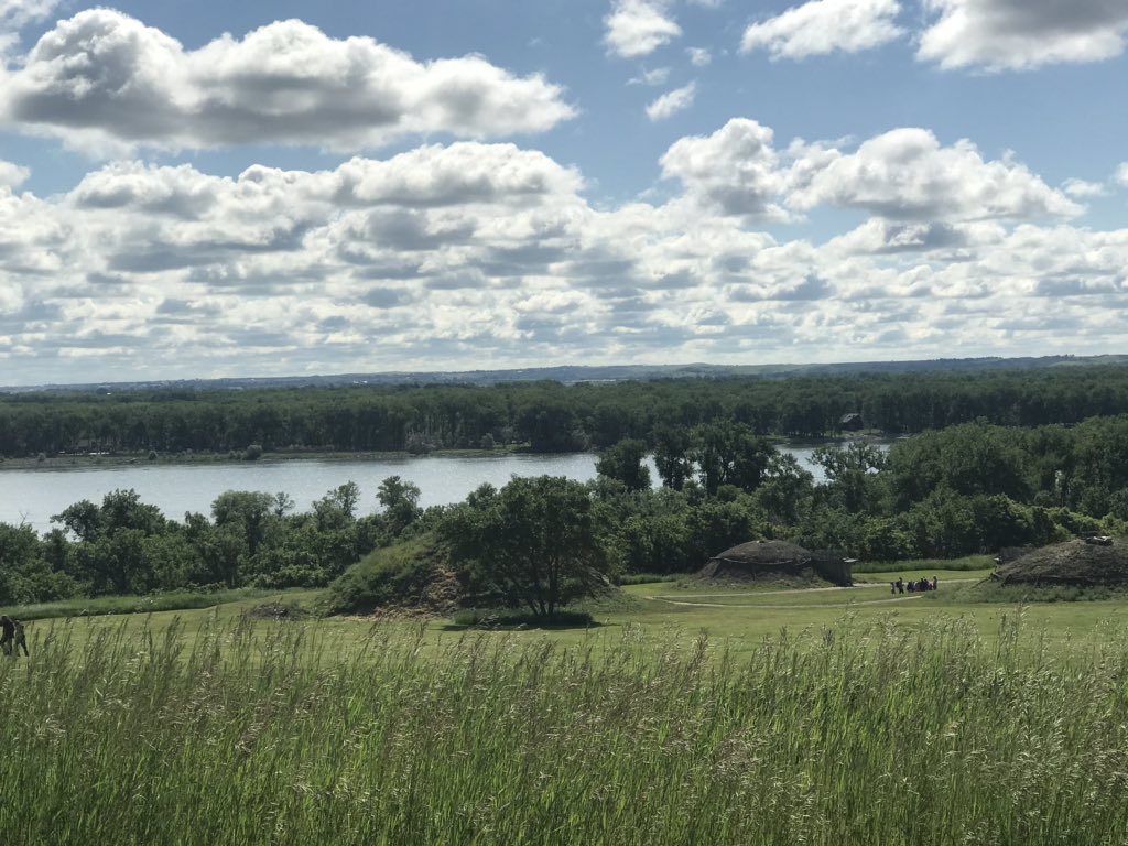 What a beautiful vista in Fort Lincoln State Park! There’s so much to do here, with the Slant Village and Custer House to name a couple! The park ranger tour guides are so knowledgeable! #NoBoundariesND #ilovebisman @bismancvb