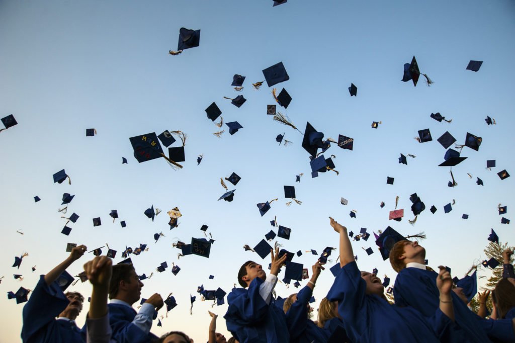 RobiousCorridor's tweet image. Class of2019 Graduation Info - is.gd/jbKcju