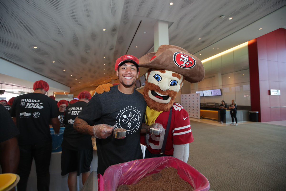 #49ersHuddleFor100 
2019 Community Day
@49ers