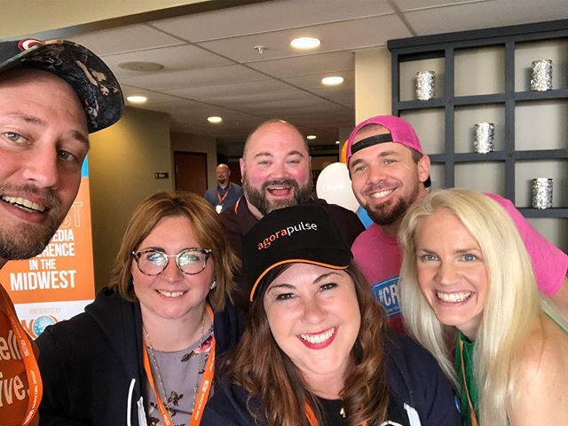 jencoleICT's tweet image. Happy Happy Hour from #SMWL19! 💕💕💕 | #craveable #conferencemode #cheersbruh #lovemyfriends
