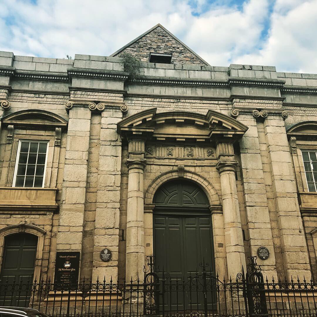 Katie Cole tweet media