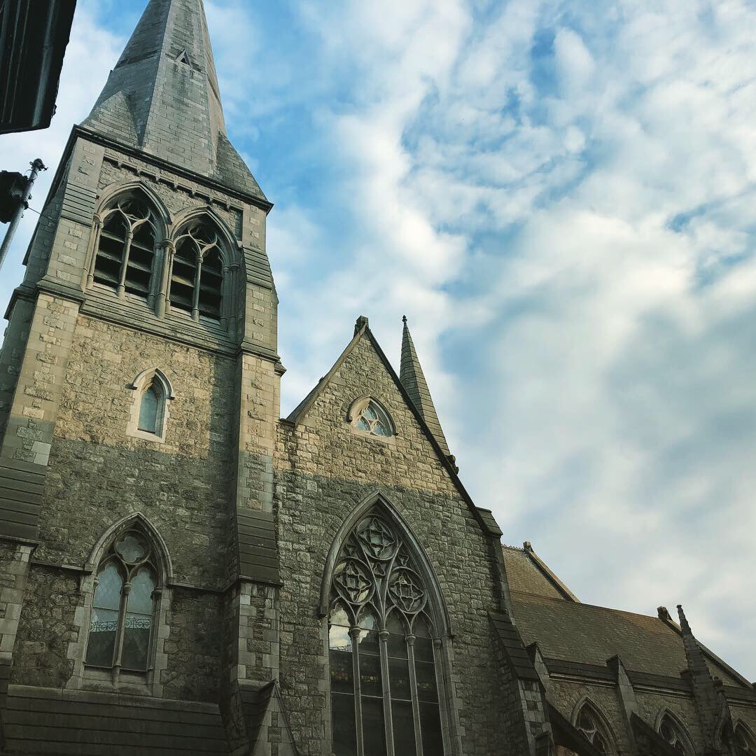 Katie Cole tweet media