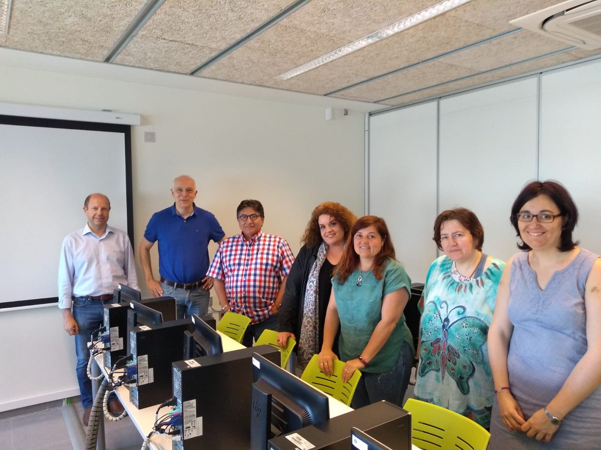 LanzaderaLH's tweet photo. Hoy con Josep Hernández saber hacer un buen currículum es muy importante para una buena presentación de ti mismo gracias @HRJosep por tus consejos y sobre todo por tu gran programa #iCulum.com @LanzaderaLH @Lanzaderas_EES @fundacionTef @FundacionSMLRPH @EU_Social @LHAjuntament https://t.co/QdIRmKF860