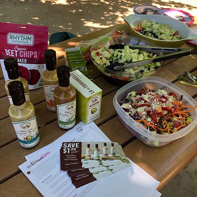 Crowdsourcing a salad was a huge success! Everyone brought an ingredient and deliciousness happened 😋 #momsmeet #momsmeetambassador #SalondeSalade momsmeet latourangelleartisanoils latourangelleusa #salad #youcanmakefriendswithsalad