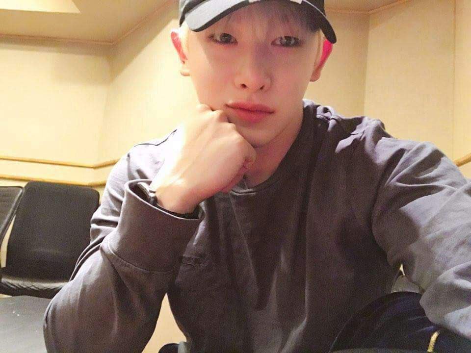 wonkyuns_'s tweet photo. ; wonho layout ;

rt if you use or save it

#wonho #shinhoseok #monstax #wonholayout https://t.co/H1qHYdAvxC
