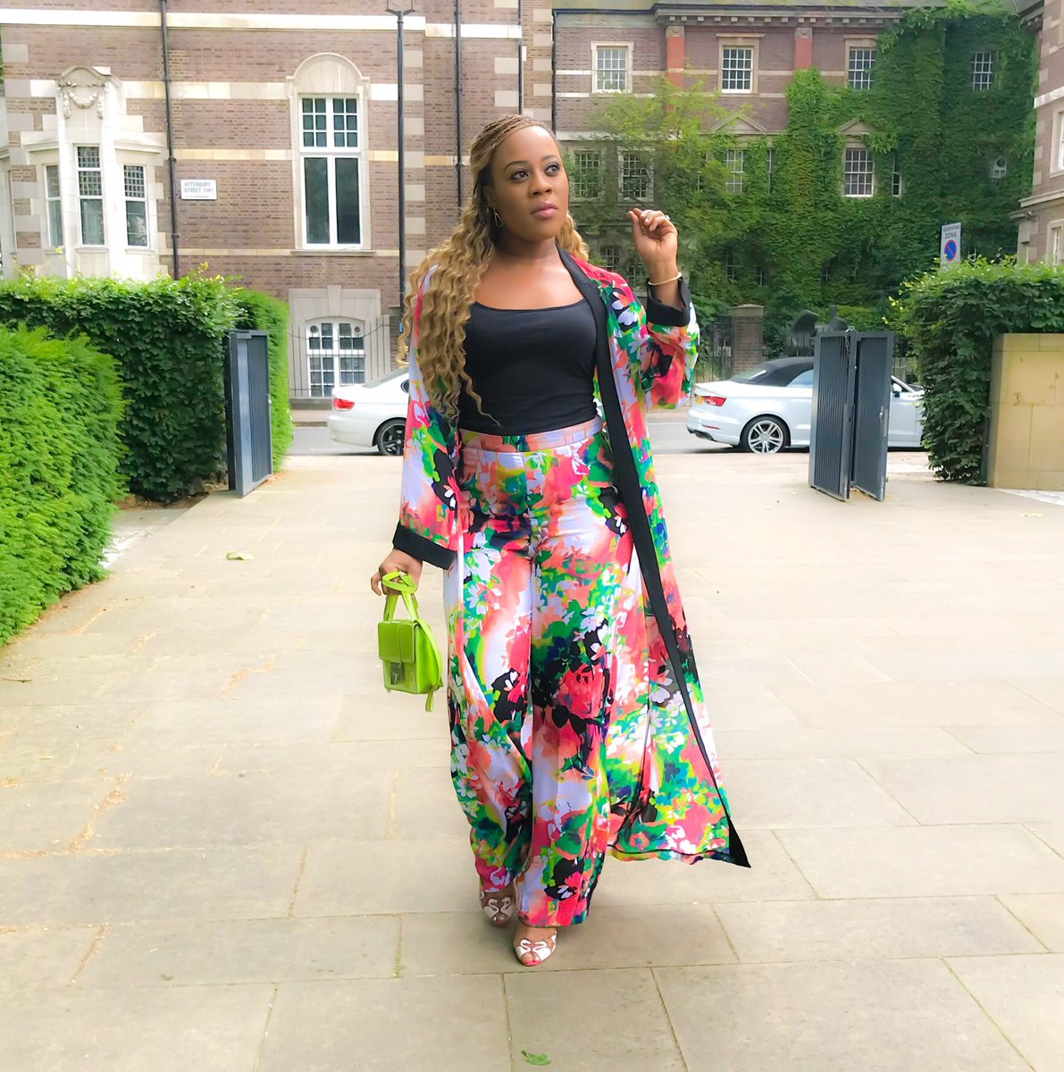 tomibadejoko's tweet photo. Make this week #epic! #tvhostess #outfitoftheday #styleinspo #kimonoset https://t.co/atifo9yH69