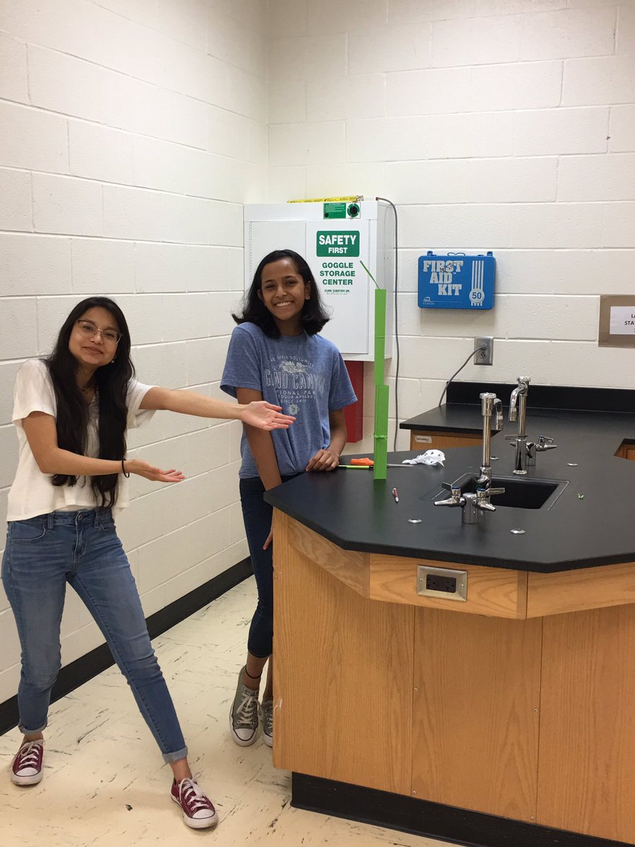 MrsTbel1's tweet photo. Student collaboration and recognizing the value of different ideas. #HenryAdvanced #ExpectExceptional #HenryDiscovers https://t.co/Opo8H8Jb9p