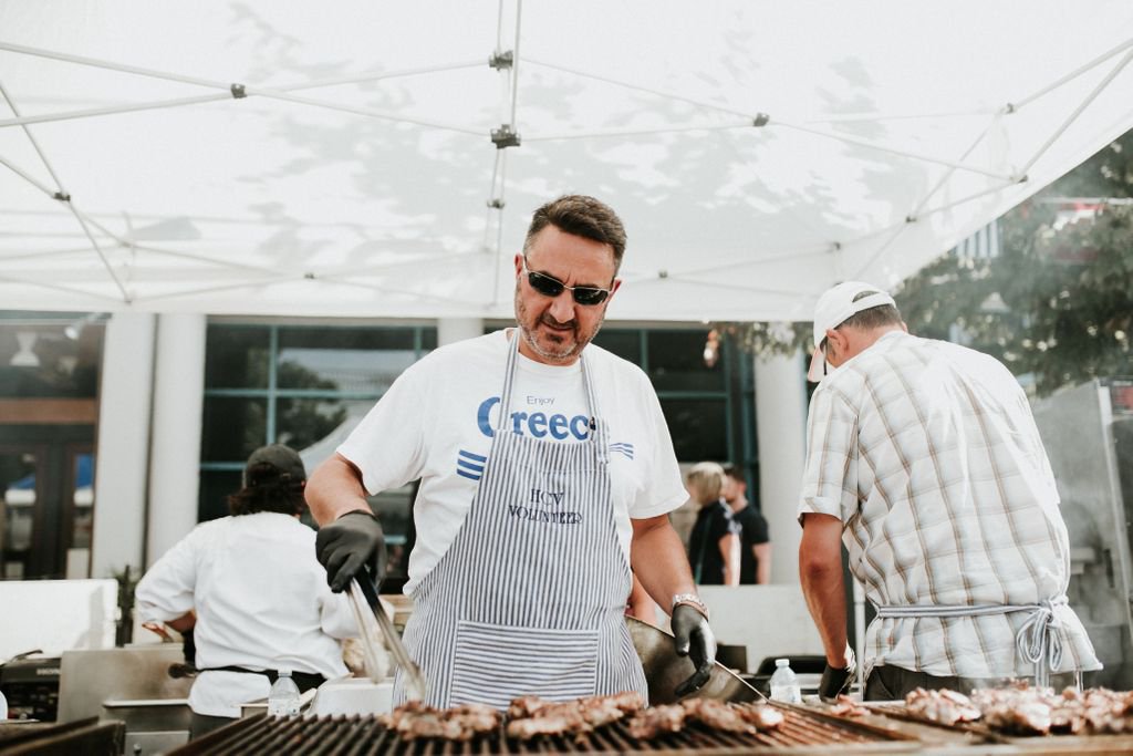 Greek Day offers world of delicious Greek food and drink, market vendors, entertainment, and live music offering a laid back, yet lively Greek atmosphere!
The fun kicks-off this Sunday at 11am, and admission is totally free! 🇬🇷