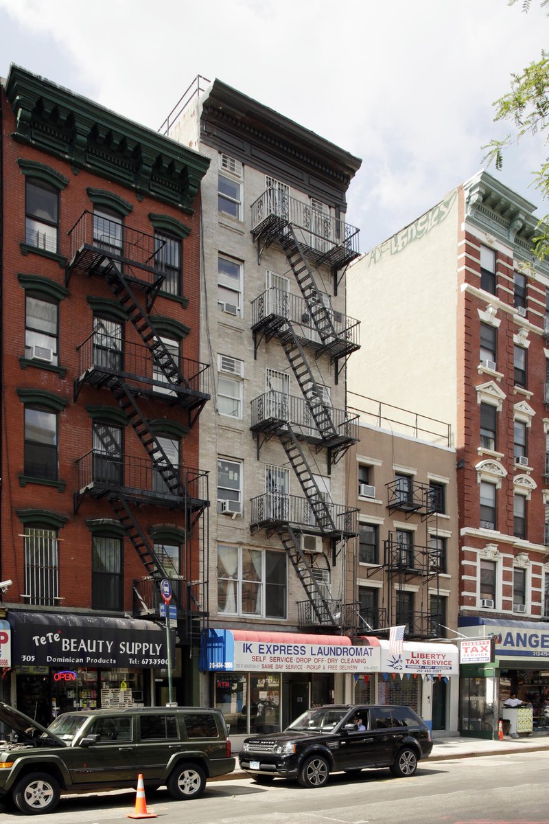 Closed for $953/SF on the Lower East Side - 303 East Houston Street. This off market, value-add deal traded for $6,800,000. Congrats to my partners Joe Koicim, Corey Isdaner &amp; Jared Bernstein. Thanks to attorneys Robert Frankel &amp; Mitch Kossoff.