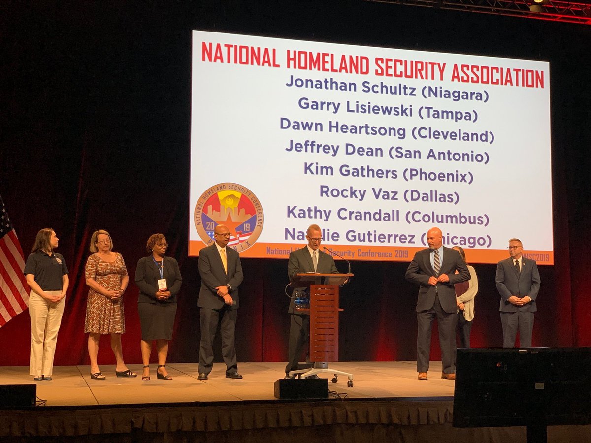NationalUASI's tweet photo. NHSA President, Jon Schultz, & NHSA Board giving recognition to City of Phoenix for their incredible hospitality! #NHSC2019 #NHSCPHX https://t.co/4TYzSRzIgj