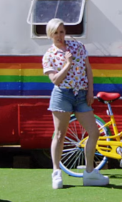 Briledozer's tweet image. ayyyy @harto you sportin' dem #YRU platties in the new @taylorswift13 vid? 

I see you