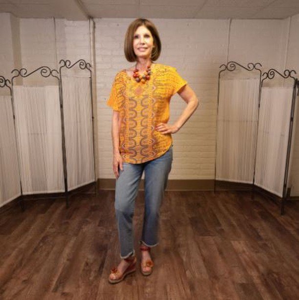 Sunrise to Sunset... Whether you're on vacation exploring or sipping cocktails watching the sunset, this is a great go-to outfit 
Tunic by Ivko, Parker Smith frayed hem jean, Wedge Sandal by L'Artiste. Come in or call to hold (860) 232-6225 
#bkco #tunic #sandals #parkersmit…