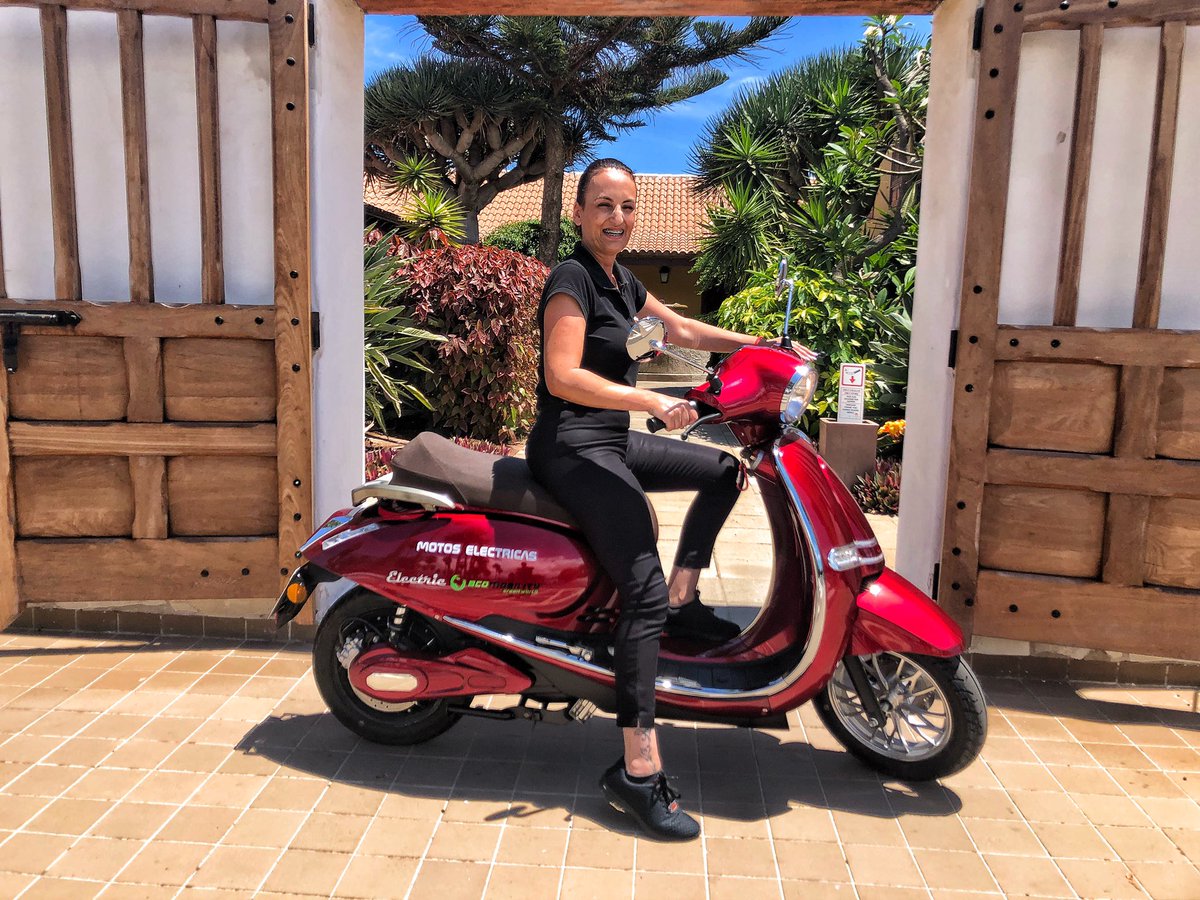 CanIslandsGreen's tweet photo. In focus @ecomobilityGWes  Sustainable Electric Mobility 🛵@MudMan77527085 @ArhireAlexandru @JohnBeckley #CanaryGreen @GolfDelSur ⛳️ #Sustainablemeetup #Tenerife 🌴 #newrules 💥 @LifeInTenerife https://t.co/AZ6MuaBhVc