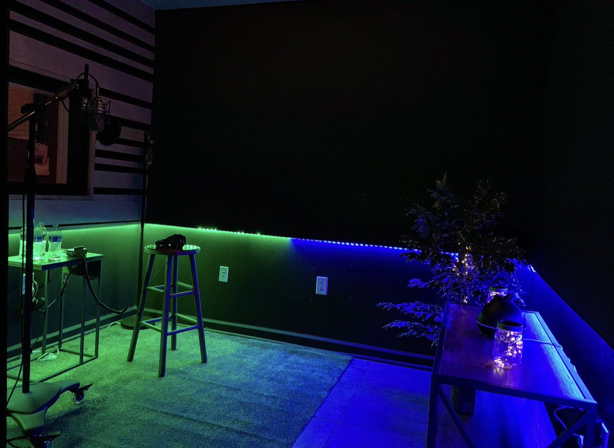 Titodadictator's tweet photo. #Xevernstudio #Xevernsessions #isobooth before & after pics HMU for studio time! #NewOrleans #recordingstudio #MusicIsLife https://t.co/aIR9NNxhNe