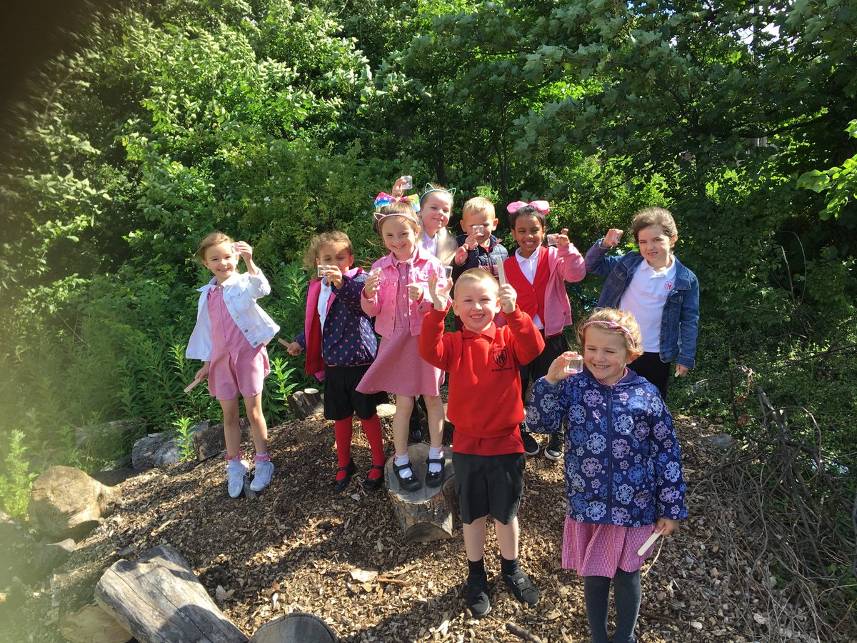 MrsMcLaughlin20's tweet photo. P1 had a wonderful trip to Leith Community Croft. The ‘Crops in Pots’ founder, Evie Murray, believed that children, growing up in the densely populated Leith area of Edinburgh, would benefit from increased contact with nature. Such a wonderful community garden. 🐞 🐌 🦋 https://t.co/FiVUWnjko4