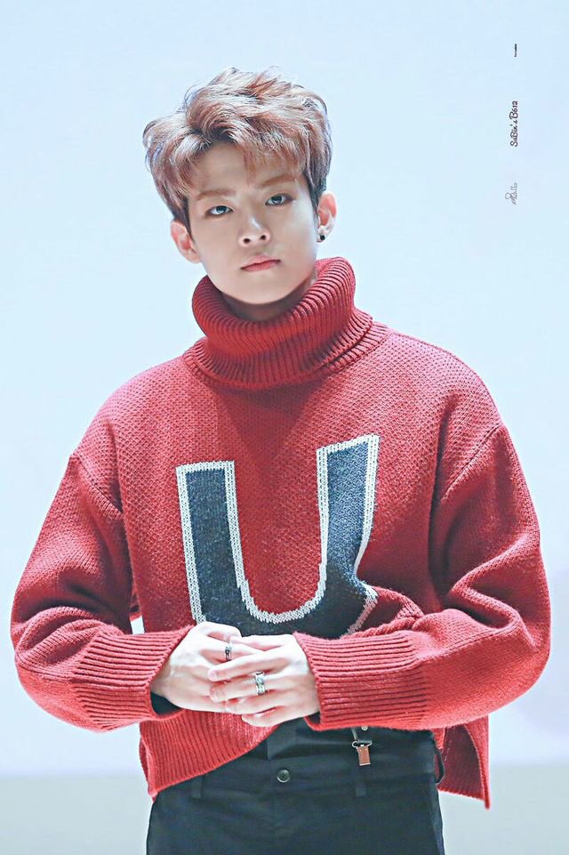 TimeOf_VICTON's tweet photo. Jung Subin me ataca siendo un ángel @victonbase @VICTONstagram @VictonItalia @VICTON1109 @VIC7ON1109 @VICTONBRASIL @VICTONArgentina @VICTON_TH @gif_victon @NewWorld_VICTON #MeetSUBIN #MeetVICTON https://t.co/vjm8mEDiAR