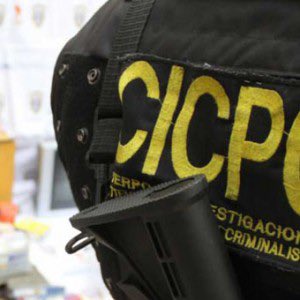 #CICPC detuvo 3 hombres por robo en residencias del Cuji. 
instagram.com/p/By2_euahHfo/…