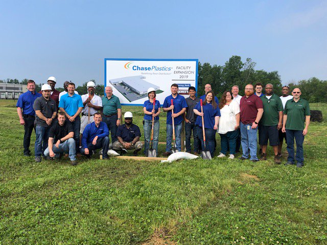 ChasePlastics1's tweet photo. Exciting day as we break ground on our $4M, 80,000 sq. ft. expansion at our South Bend warehouse! This will give us a total of 206,000 sq. ft. to better serve our valued customers and suppliers! #chaseplastics https://t.co/e4YEo9ZpD5