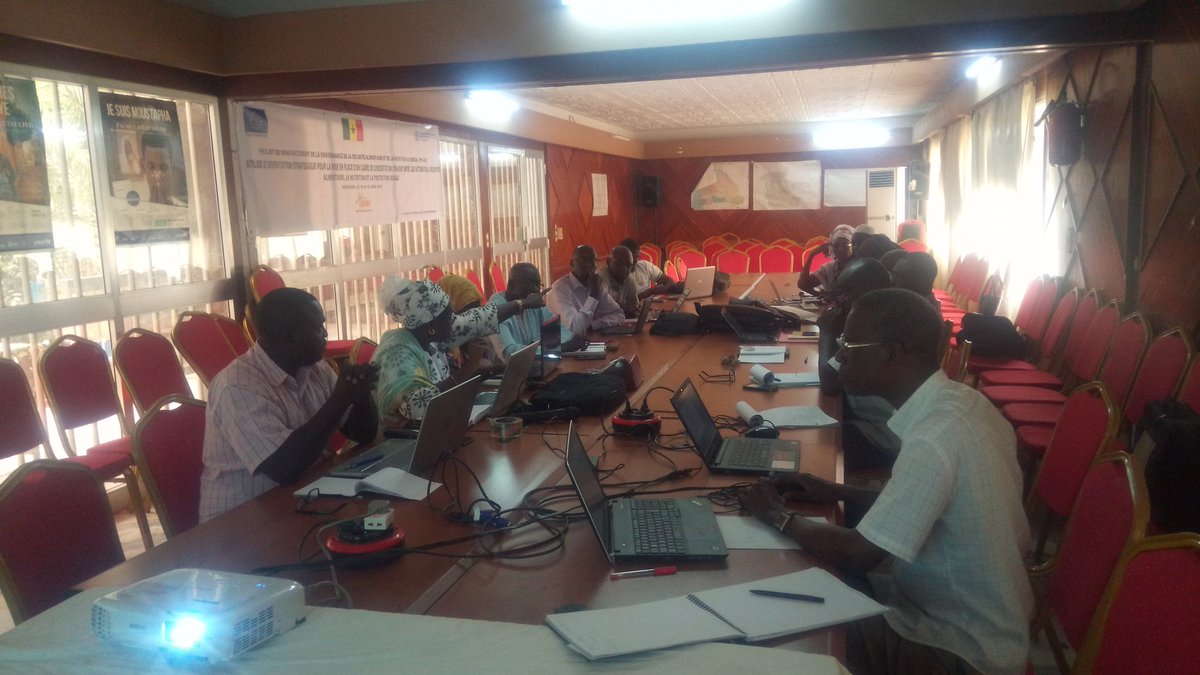 ouspouye's tweet photo. Gouvernance de la Sécurité Alimentaire, de la Nutrition et la Protection Sociale. IPAR accompagne le dialogue entre les acteurs de la région de Kaolack.
#IPAR
#ProAct
#FAO
#UE https://t.co/cTb2RxUeL2