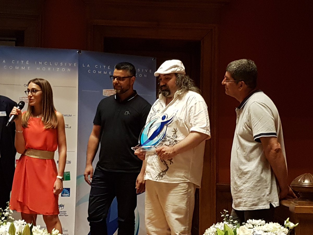 Damien employé par <a href="/Conforama/">Conforama</a> suivi pendant 4 ans par Mourad encadrant de <a href="/MESSIDOR_asso/">Messidor</a> est heureux d'avoir obtenu aujourd'hui le @tropheeLumiere de l'entreprise inclusive" au non de <a href="/Conforama/">Conforama</a> lauréat dans la catégorie grande entreprise