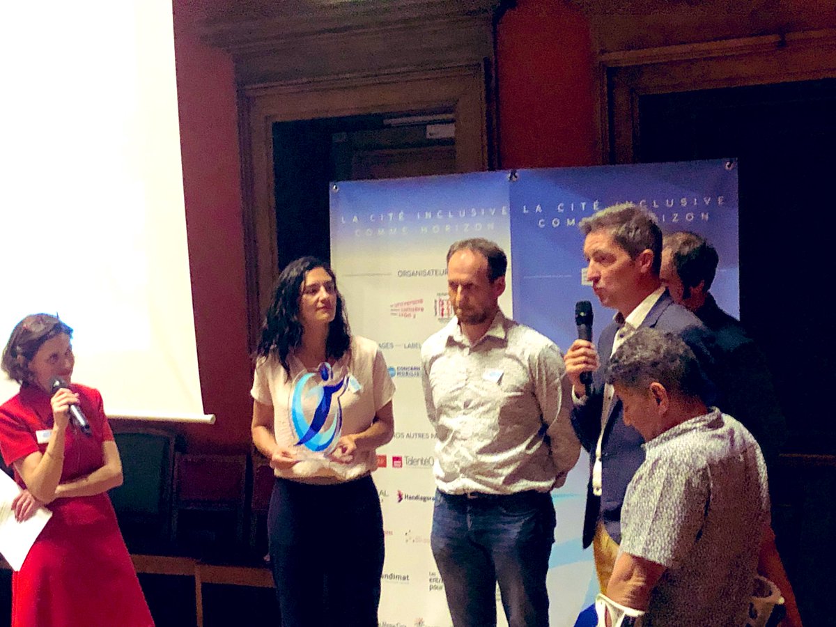 Bravo à l’ESAT Jacques Chavant qui remporte le coup de cœur des <a href="/TropheesLumiere/">La Cité inclusive comme horizon</a> ! 

Bravo pour ce lieu original : Collab. Un Coworking situé au cœur de l’ESAT. D’ailleurs, nous y avons nos nouveaux bureaux lyonnais ! 💪

#TropheesLumiere #societeinclusive #entrepriseinclusive