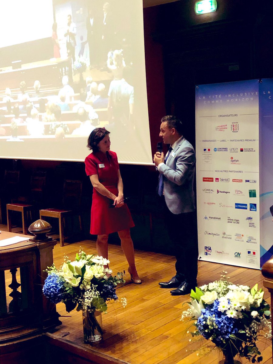 C’est l’heure du dernier prix remis par Daniel Dias, délégué régional de l’ <a href="/Agefiph_/">Agefiph</a> Auvergne Rhône-Alpes. Un partenaire majeur pour nos événements #events2job ! 

#TropheesLumiere #societeinclusive #EntrepriseInclusive #Handicap