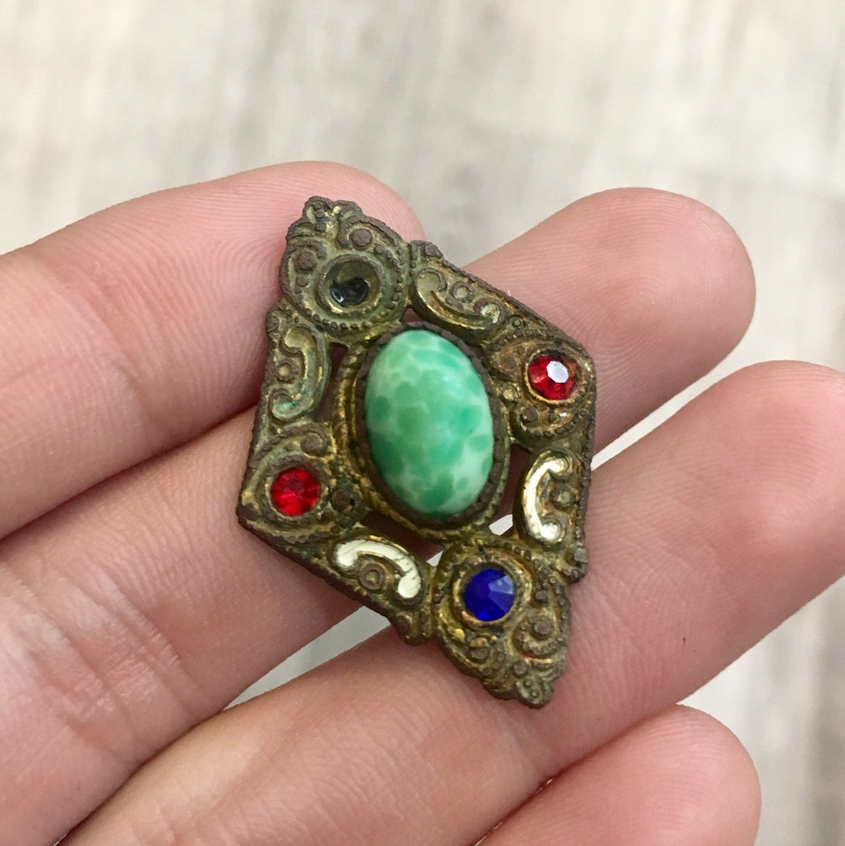 johnotone's tweet photo. Heading out to detect again... should be live around 2:30 this afternoon. Going to be scanning over the spot from yesterday where we found the brooch and the old credit token yesterday. Hoping for some cool finds today https://t.co/l6DMiSRuES