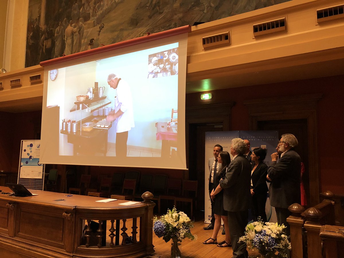 [Remise des Trophées Lumiere] 🏆 Catégorie #CoupDeCoeur #ActivateurDeProgres 🚀
Bravo à #AJH SAS du Volvestre 👏
Le trophée est remis par Daniel Dias <a href="/Agefiph_/">Agefiph</a>, Jean-François Chossy et <a href="/GregCuilleron/">Grégory Cuilleron</a> 
#TropheesLumiere #EntrepriseInclusive #CICH #Handicap