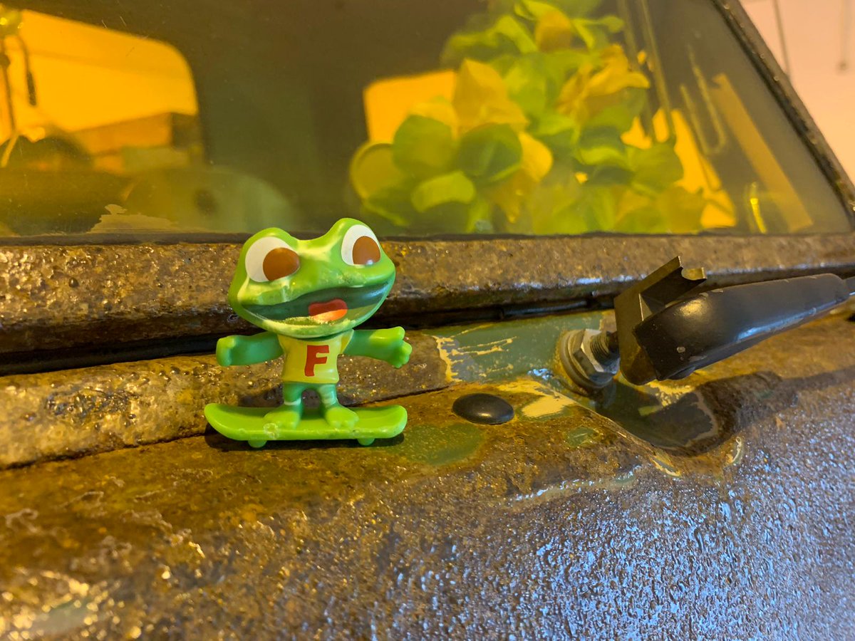 ElectrogenicREV's tweet photo. During the heavy rain storm at #OxfordEVShow a #Freddofrog hopped on to our Marmite bus. He is very happy here with us but we think someone might be missing him. Can you help us find Freddo's friend? #oxford @CadburyUK https://t.co/W6uyx46OcH
