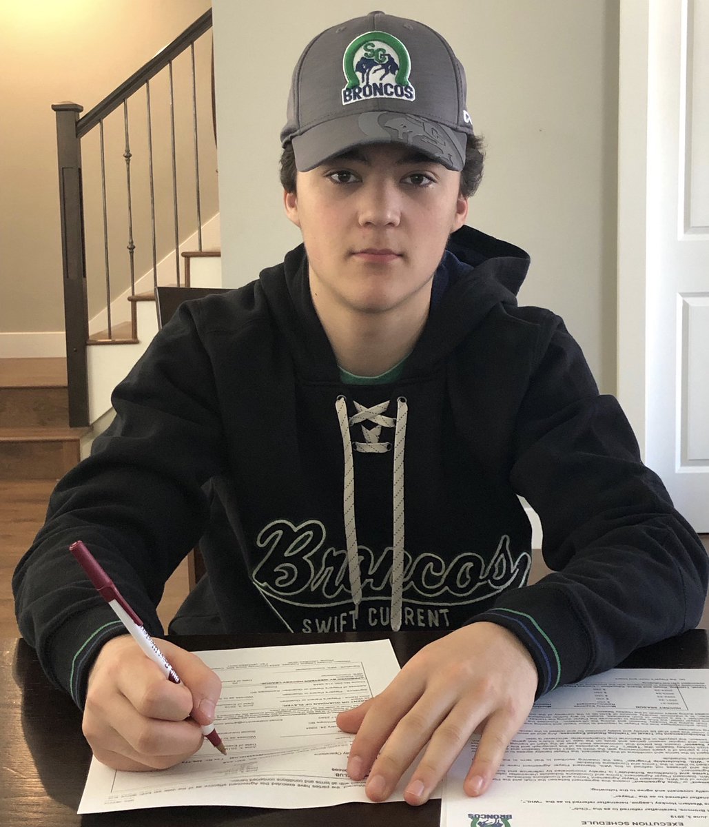 SCBroncos's tweet photo. SIGNED! 2019 first round selection @MatWard17 has signed a @TheWHL standard player agreement. Full details and video here: https://t.co/gYB77TELs0 https://t.co/ROmzDbYloS