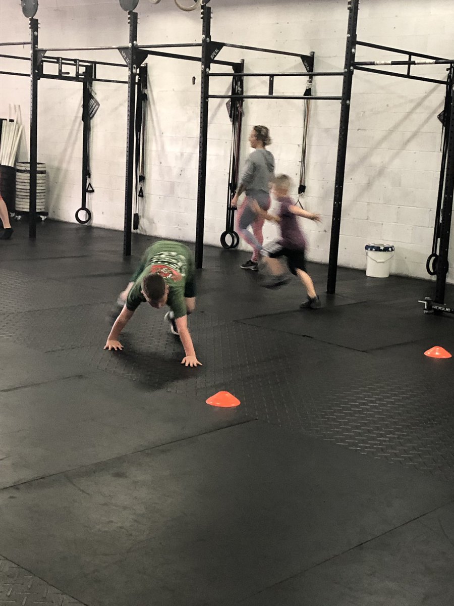 everhardcf's tweet photo. Our #KidFit class putting in the work and building a foundation. 
Mondays and Thursdays
4-4:30pm

#EverhardCrossfit #crossfitkids https://t.co/WyvK7y8R7d