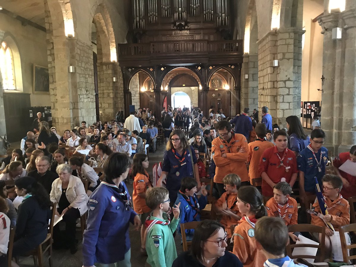 PSimonOF's tweet photo. Près de 400 personnes dans l’abbatiale Saint-Melaine de #Rennes, des scouts de toutes les générations pour renouveler leur promesse et se souvenir de celle du bienheureux Marcel Callo qui lui fut fidèle jusqu’à la mort via @ouestfrance35 @DioceseRennes @abbenico #scoutisme https://t.co/cRGv9zcxhB
