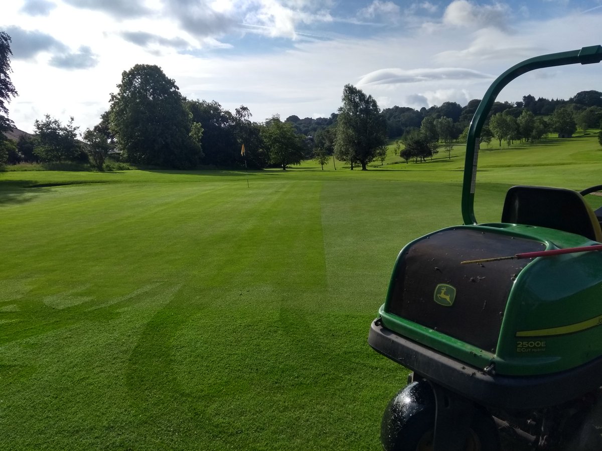 Ianshaw97009575's tweet photo. Greens cut, all around greens cut at semi height, bunkers flymowed, weeded &amp; given a good rake &amp; all around clubhouse flymowed &amp; strimmed. https://t.co/VaZqbXm23f