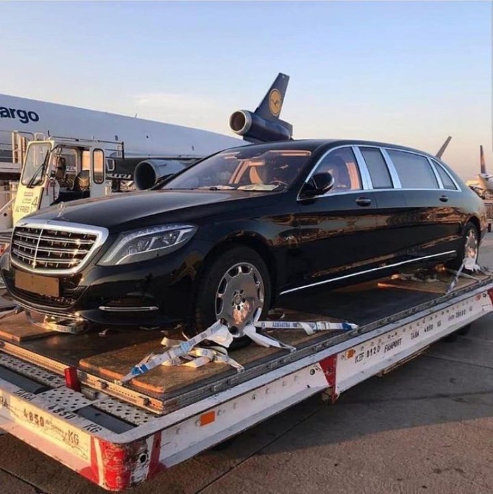 Mickey___88's tweet image. The Ferrari 
The Lamborghini 
The Mercedes 
All spoted recently in zim.... Tikadzitengesa hatingasimudzire economy mbijana here.... Horyt tongoti hadzis dzenyika.... Ko mari yadzo ye duty haigonewo kuenda kumagetsi here tione AFCON  zvakanaka😂