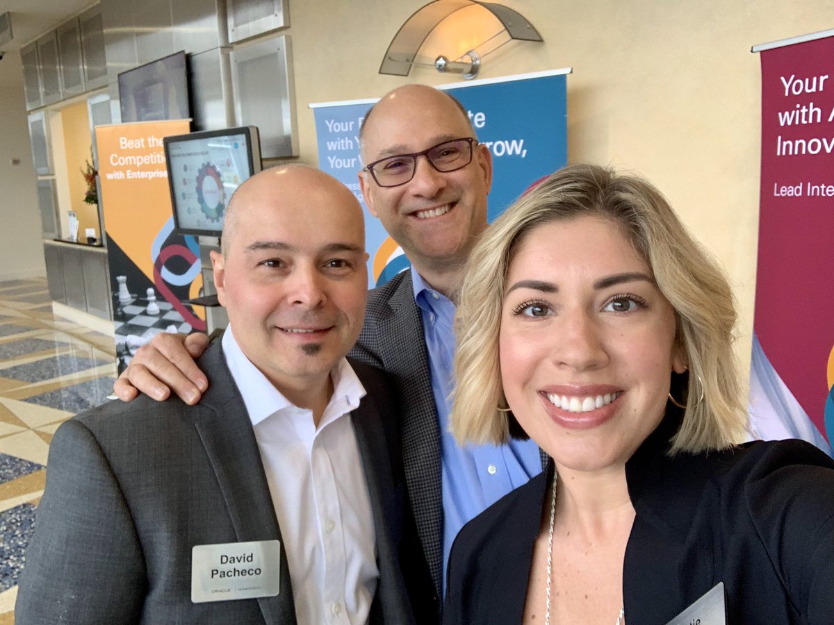 Katie_Meyer_'s tweet image. Showcasing to all of NAA Sales how team Xlab is Creating Tomorrow, Today with our Innovation Showcase at HQ #CreateTomorrowToday #Oracle #Innovation @Oracle
