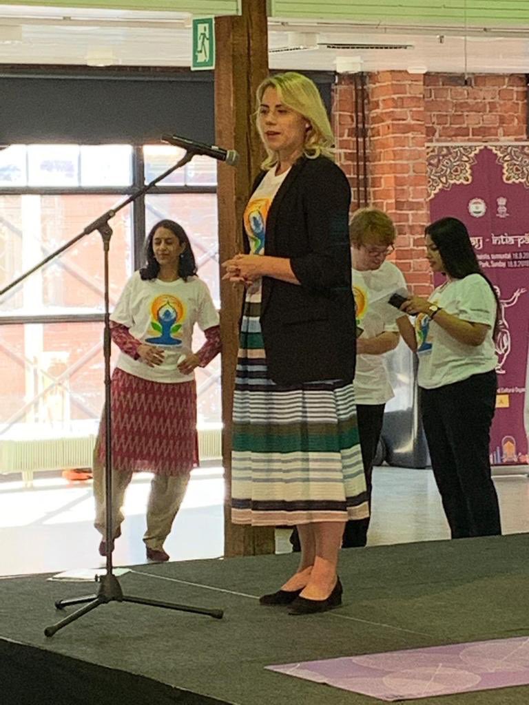 EvaAff's tweet image. International Day of Yoga (IDY) celebrations 2019 in Helsinki,Wanha Satama  THANK YOU #MPsssiren      #ayush #embassyofindia #artofliving